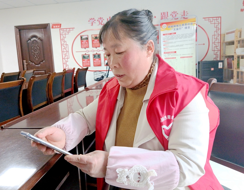 四川越西：她们让乡村旧貌换BB电子 BB电子的游戏新颜(图7)