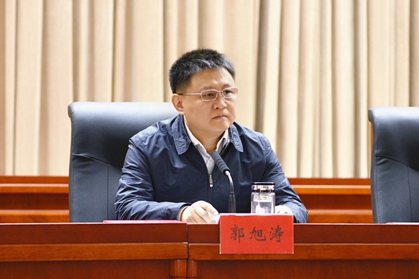 充分发挥妇女半边天作用为推动四个再建功立业贡献巾帼力量