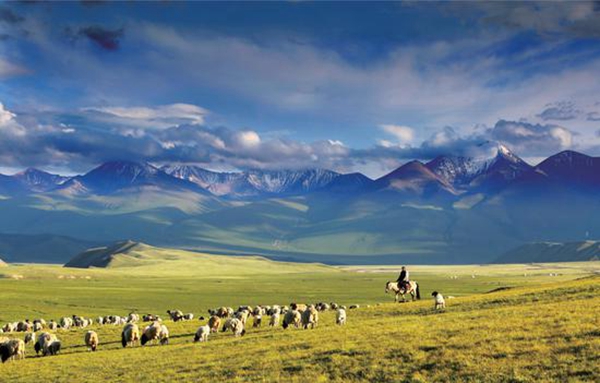 新疆阿克苏地区世界级美景璀璨中诗与远方都拥有