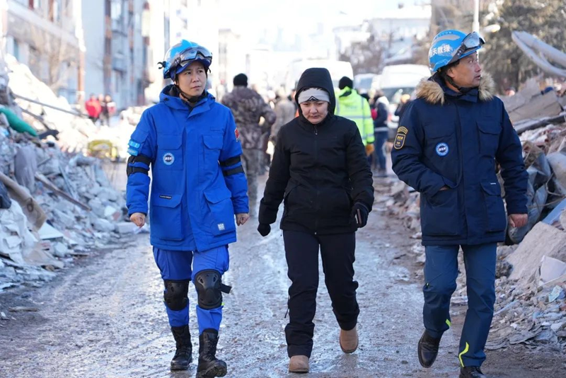 苏琴蓝天下的女队长