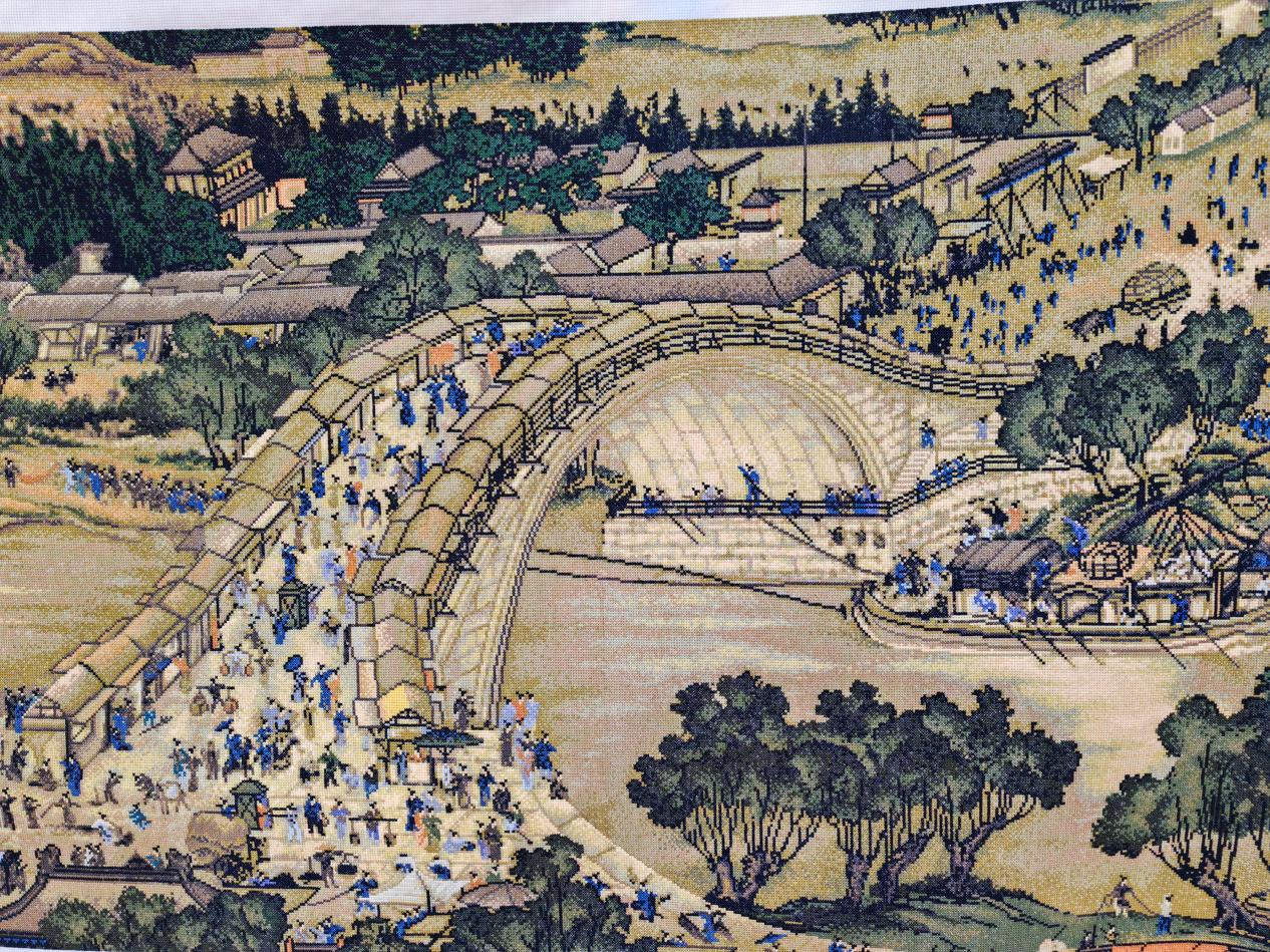 浙江温岭这对夫妻历时11年绣出近30米长清明上河图